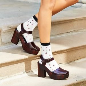 Kelsi Dagger Brooklyn Kendall Platform Heel, W9